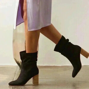 CCOCCI Darby Army Green Suede Heeled Slouch Boot Size 8 . Never worn.